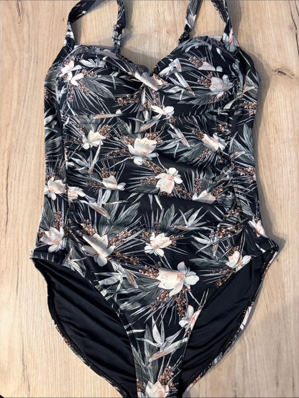 Nip Tuck Tropical Floral One Piece Swimsuit Ruched Tummy Control Size 8
